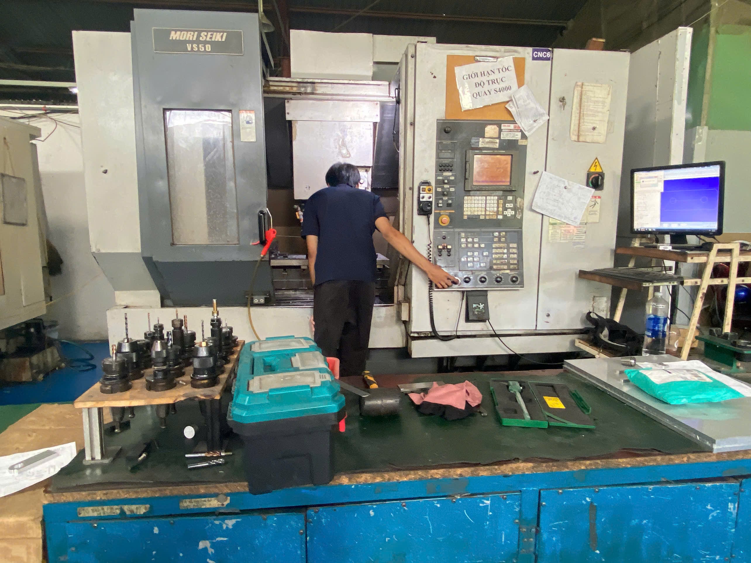 CNC milling machine 8.jpg